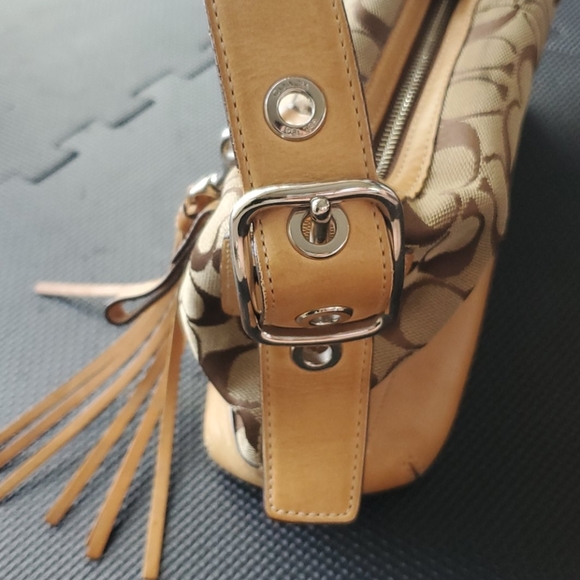Coach mini hand bag - Picture 2 of 5